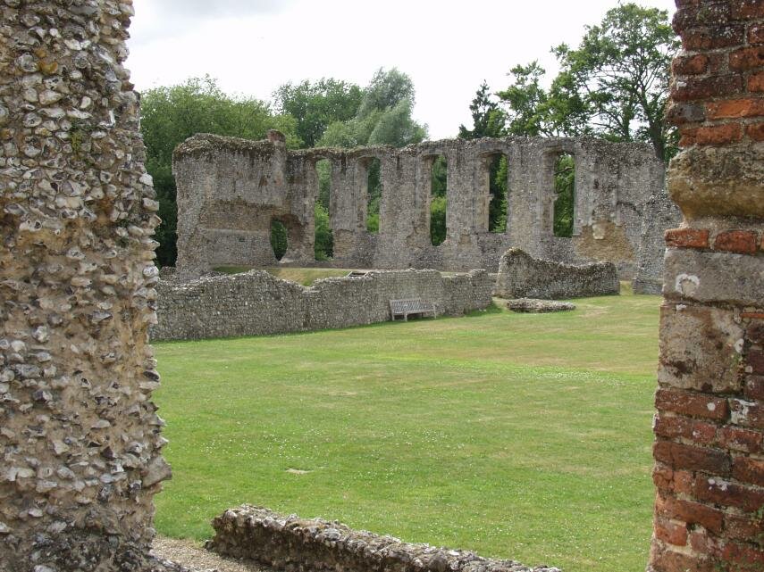 Photgraph of the Bishop's Palace ruins, Bishops Waltham, Hampshire