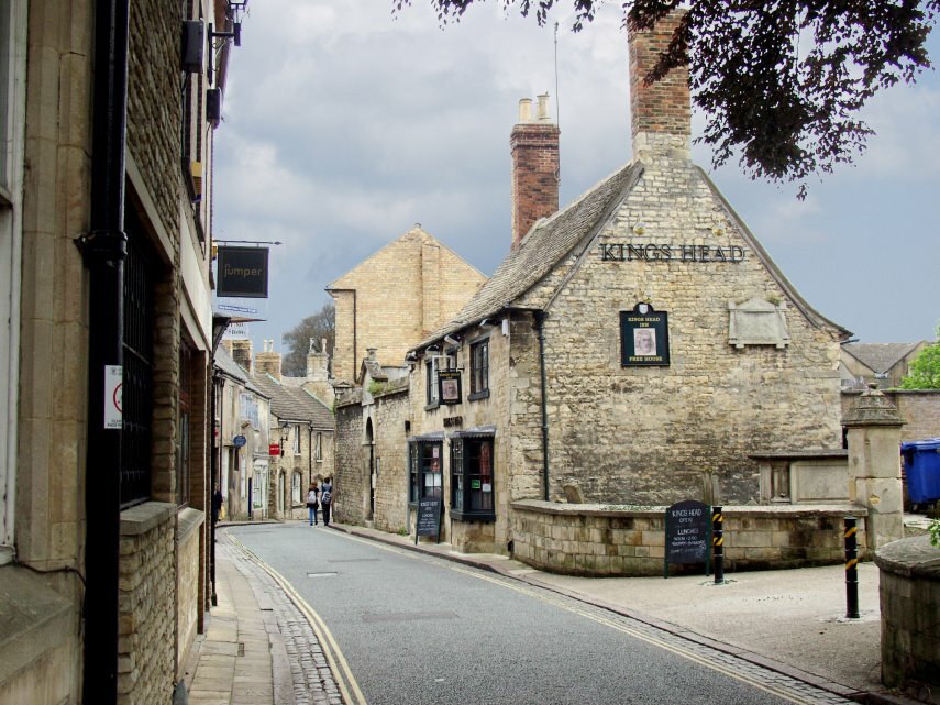 Maiden Lane and the Kings Head, Stamford, Lincolnshire, England, Great Britain