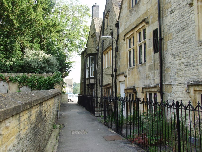 An alley by the churchyard, Stow-on-the-Wold, Gloucestershire, England, Great Britain