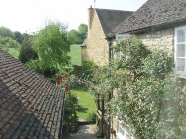 Photograph of the Volunteer Inn, Chipping Campden, Gloucestershire, England